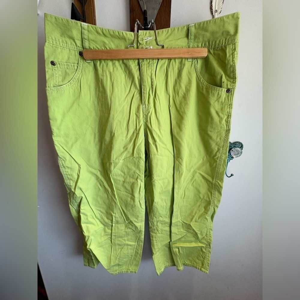 Lime Green Women’s Capri’s